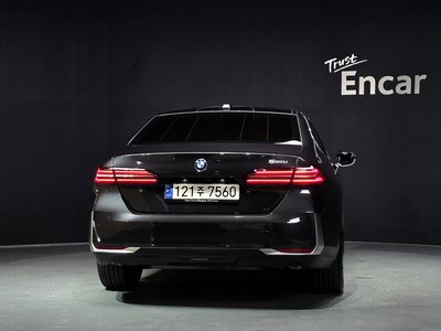 2024 BMW 5 SERIES — фото 4