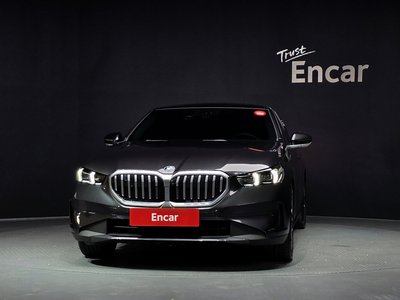 2024 BMW 5 SERIES — фото 2