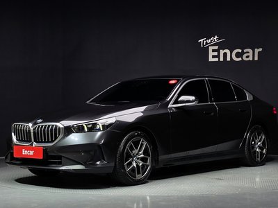 2024 BMW 5 SERIES — фото 1