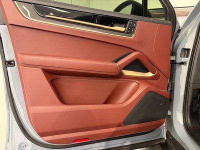 2025 Porsche CAYENNE 照片 10