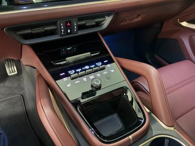 2025 Porsche CAYENNE 缩略图 19