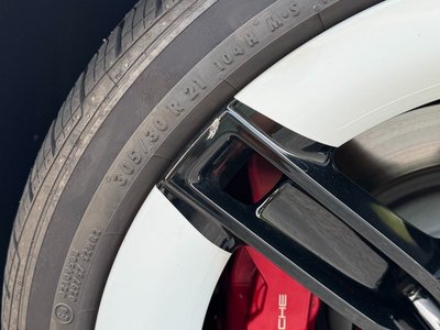 صورة 7 لـ 2024 Porsche TAYCAN