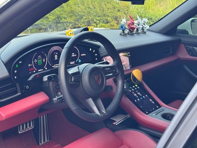صورة 4 لـ 2024 Porsche TAYCAN
