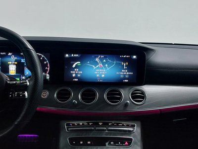 MERCEDES-BENZ E-CLASS - 4