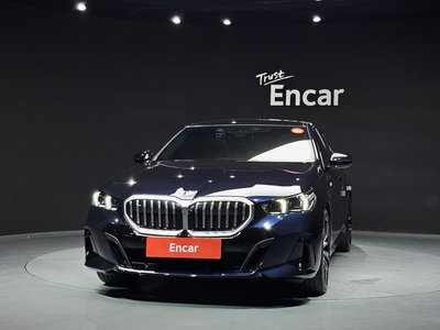 2024 BMW 5 SERIES — фото 2