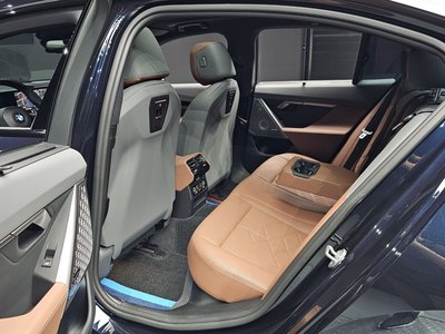2024 BMW 5 SERIES — миниатюра 11