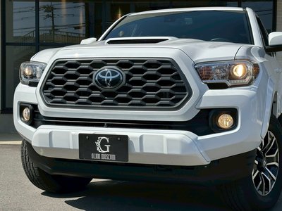 TOYOTA TACOMA - 10