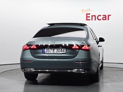 MERCEDES-BENZ E-CLASS - 3