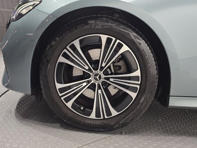 MERCEDES-BENZ E-CLASS - 6