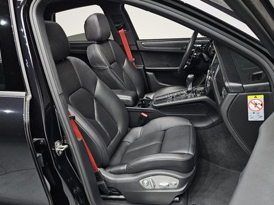 PORSCHE MACAN - 10