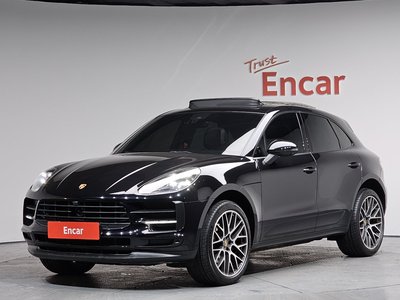 PORSCHE MACAN - 1