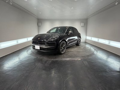 PORSCHE MACAN - 1