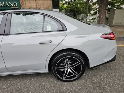 MERCEDES-BENZ E-CLASS - 4