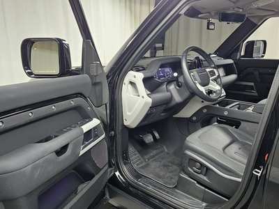 LAND ROVER DEFENDER - 10