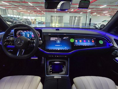 MERCEDES-BENZ E-CLASS - 8