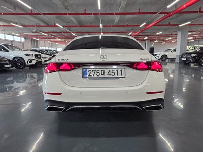 MERCEDES-BENZ E-CLASS - 6