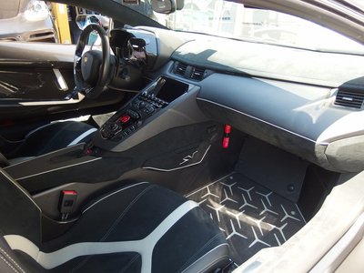 2016 Lamborghini AVENTADOR — миниатюра 35