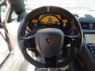 2016 Lamborghini AVENTADOR — миниатюра 40