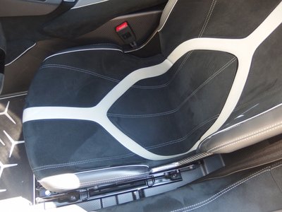2016 Lamborghini AVENTADOR — миниатюра 34