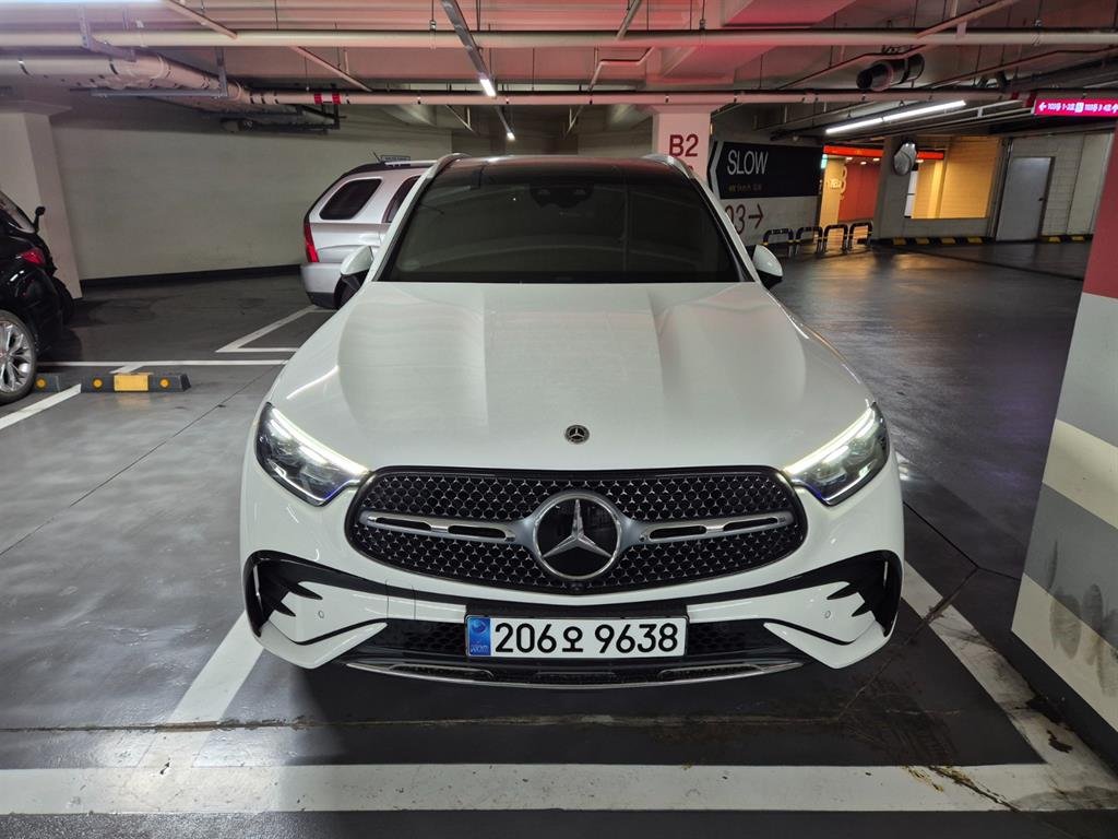 MERCEDES-BENZ GLC - View 1