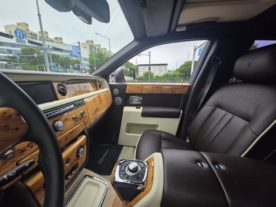 ROLLS-ROYCE PHANTOM - 9
