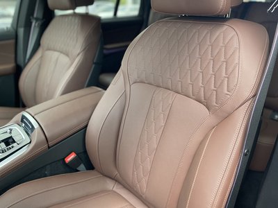 2025 BMW X5 photo 8
