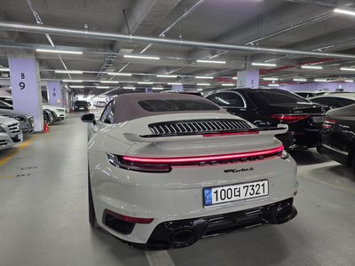 PORSCHE 911 - 4