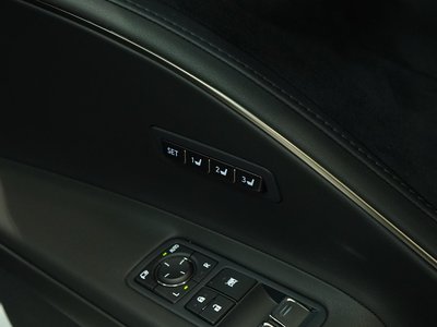 2023 Lexus LC — миниатюра 29