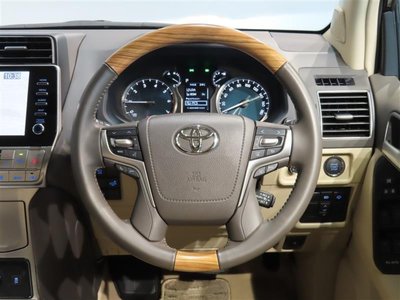 TOYOTA LAND CRUISER PRADO - 5