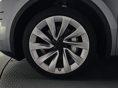 TESLA MODEL Y - 6
