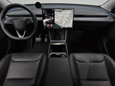 TESLA MODEL Y - 5