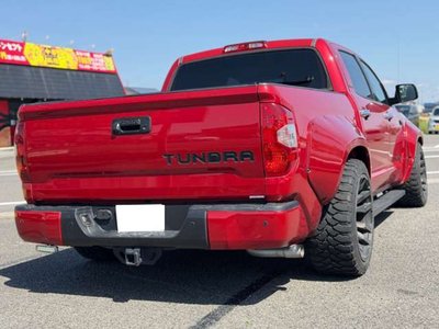 TOYOTA TUNDRA - 10