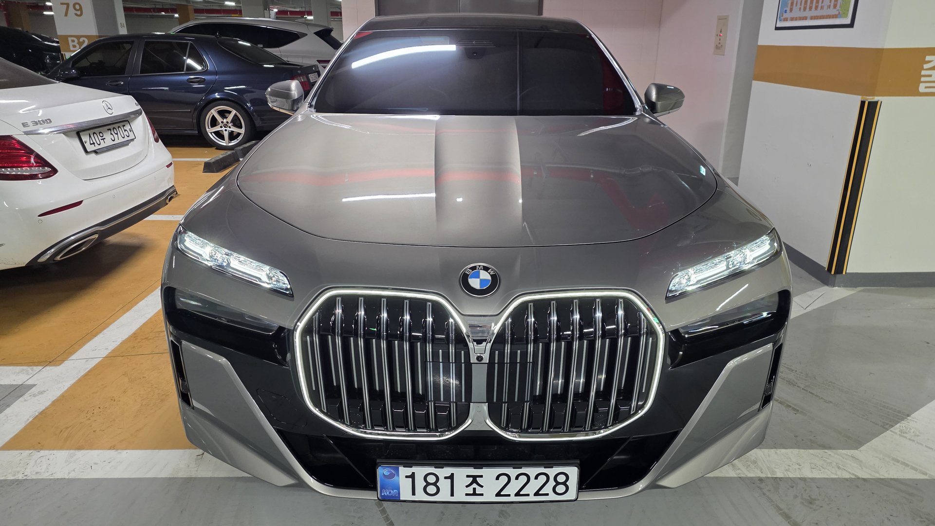 BMW 7 SERIES - View 1