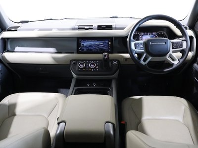 LAND ROVER DEFENDER - 4