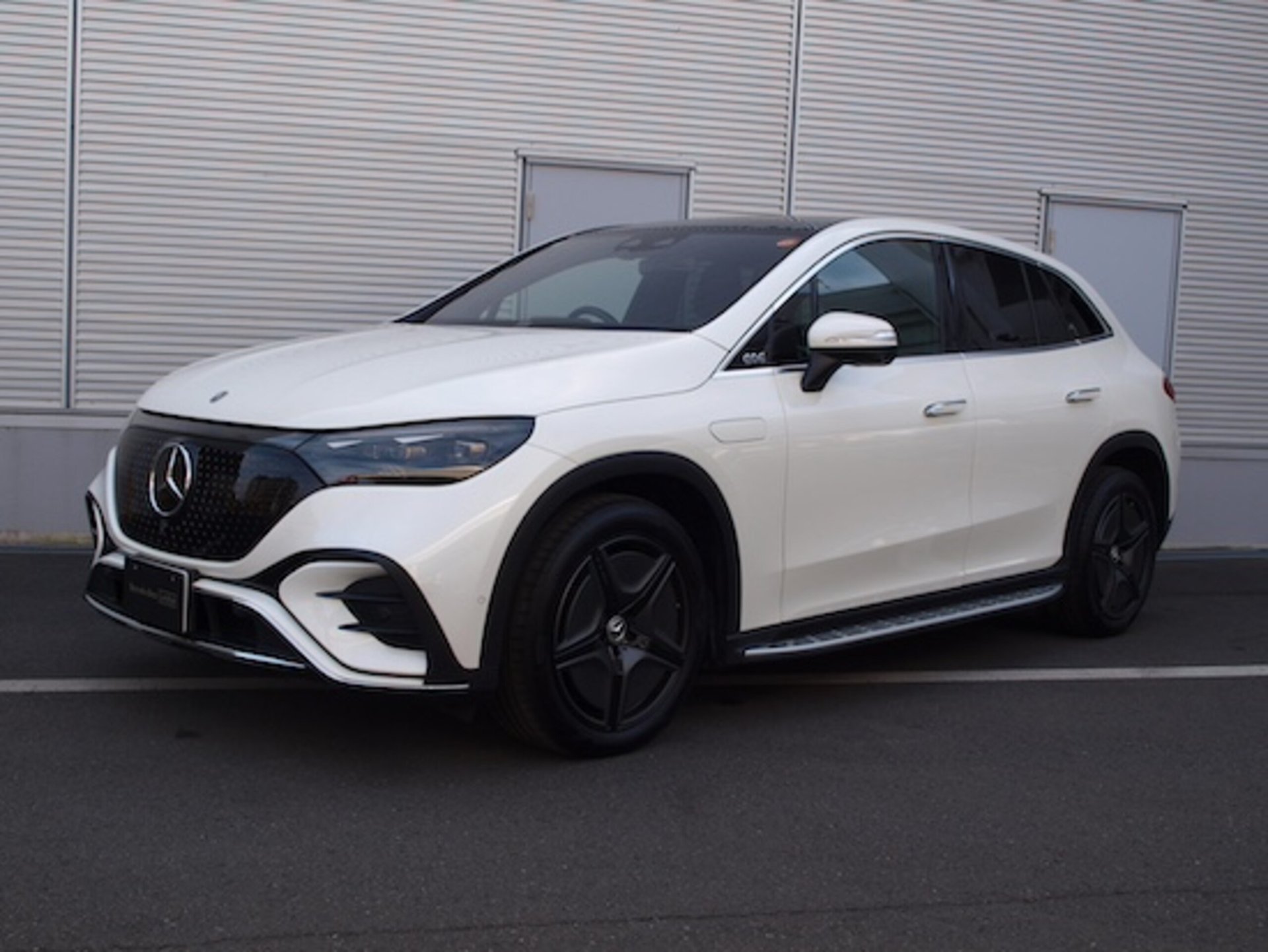 MERCEDES-BENZ EQE SUV - View 1