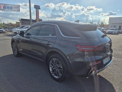 2021 Genesis GV70 photo 2