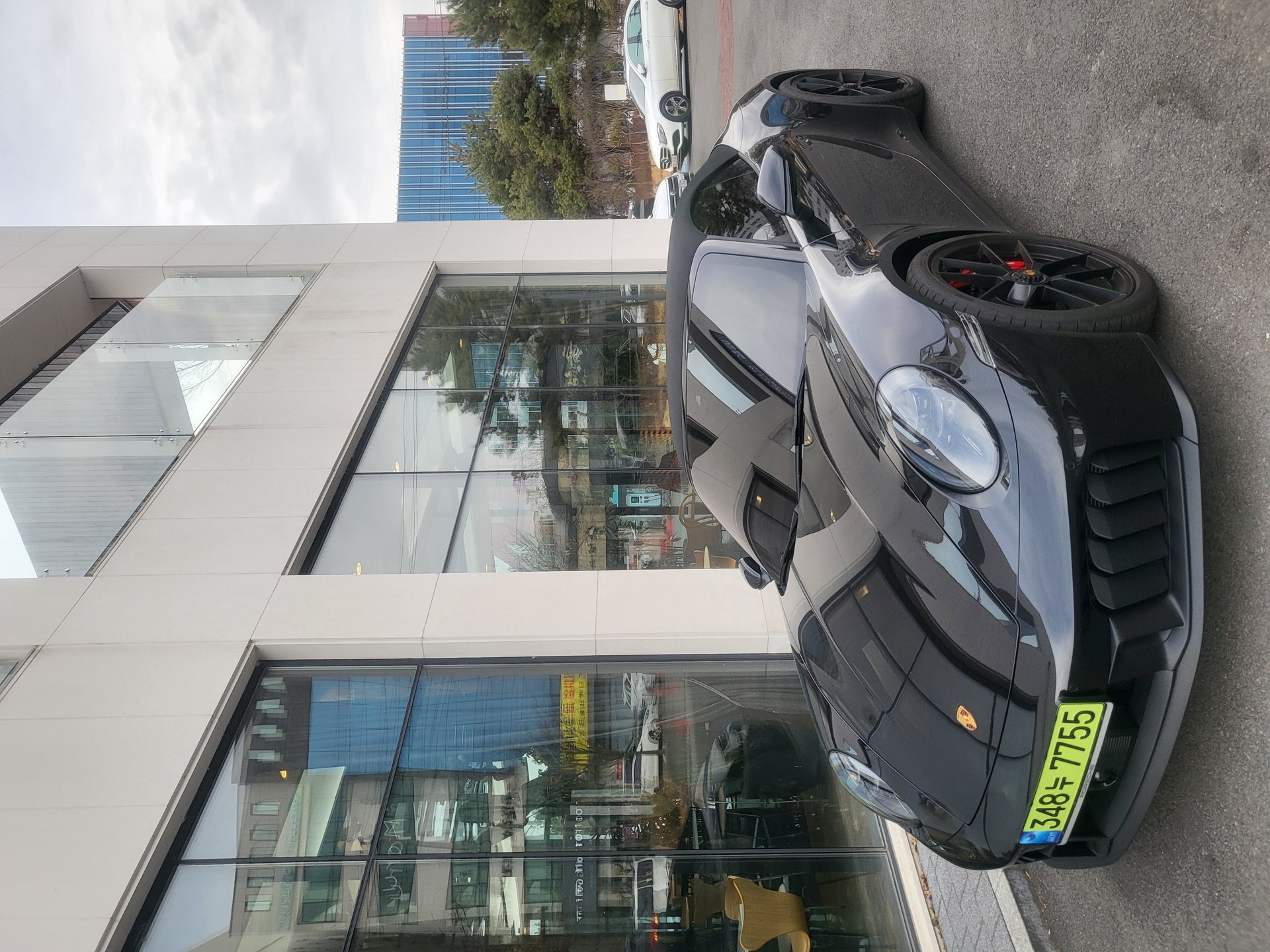 PORSCHE 911 - View 1