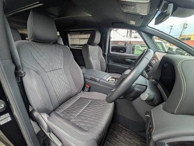 2025 Toyota ALPHARD — фото 10