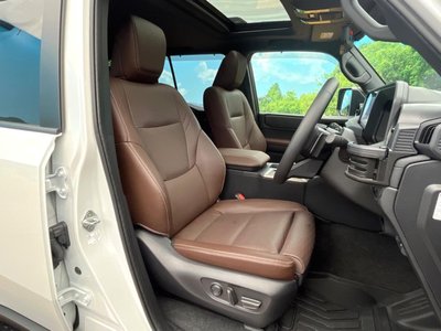 TOYOTA LAND CRUISER 250 - 7