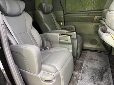 TOYOTA ALPHARD - 5