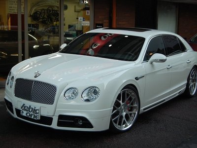 BENTLEY FLYING SPUR - 1