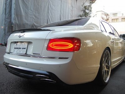 BENTLEY FLYING SPUR - 3