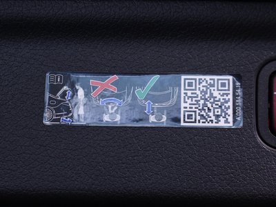 MERCEDES-BENZ EQE - 8