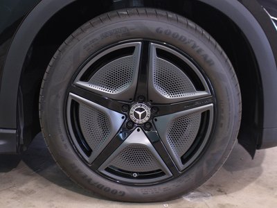 MERCEDES-BENZ EQE - 10