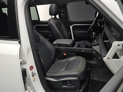 LAND ROVER DEFENDER - 10