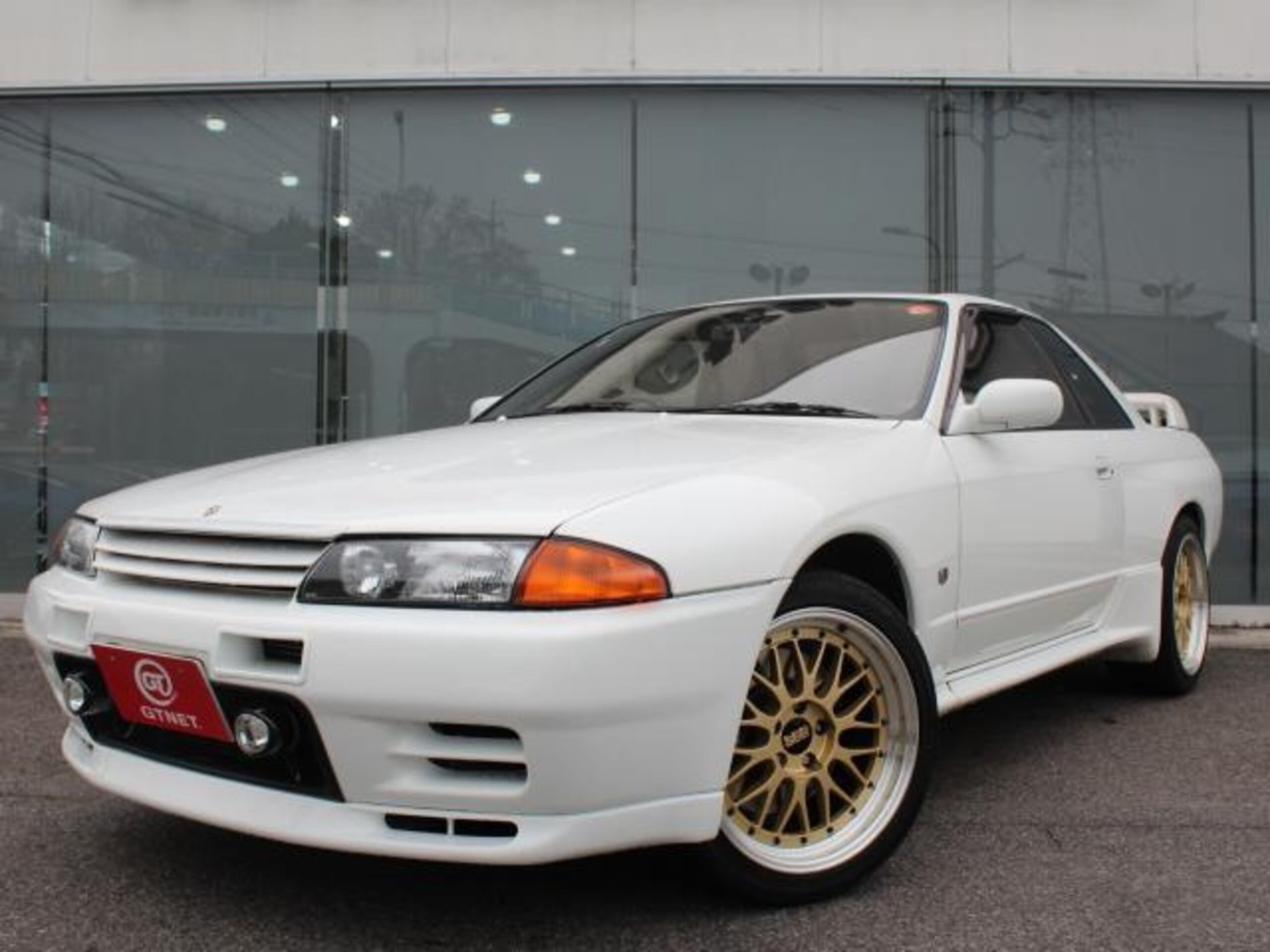 NISSAN SKYLINE GT-R - View 1