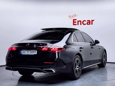 MERCEDES-BENZ E-CLASS - 4