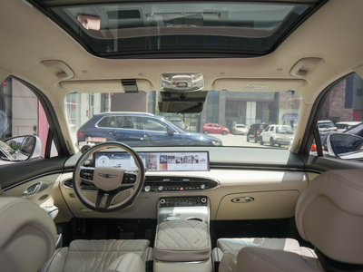 2025 Genesis GV70 photo 7