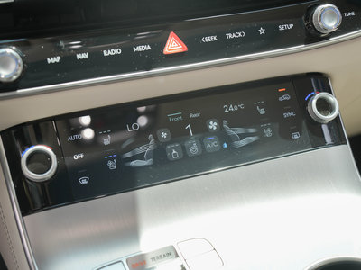 2025 Genesis GV70 photo 9