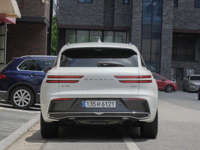2025 Genesis GV70 photo 3